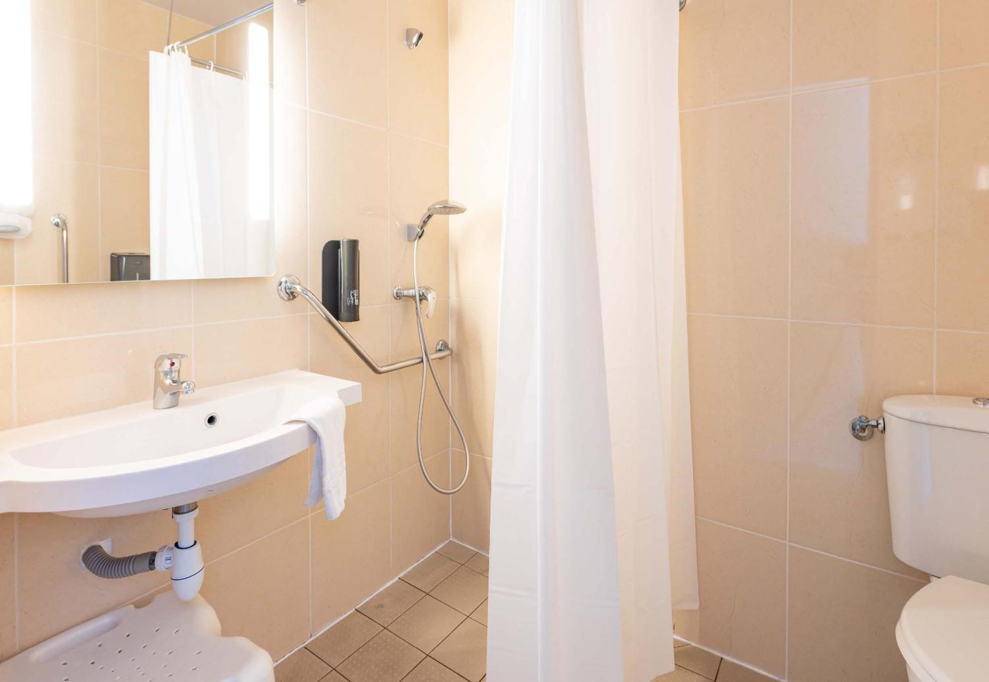 B&B Hotel Rennes Est Cesson Sevigne Buitenkant foto